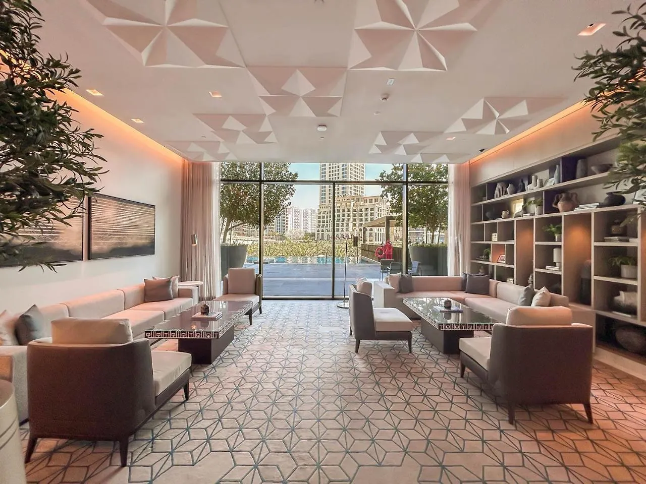 New Beach And Creek View 2Br In Palace Residences Dubai Apartment