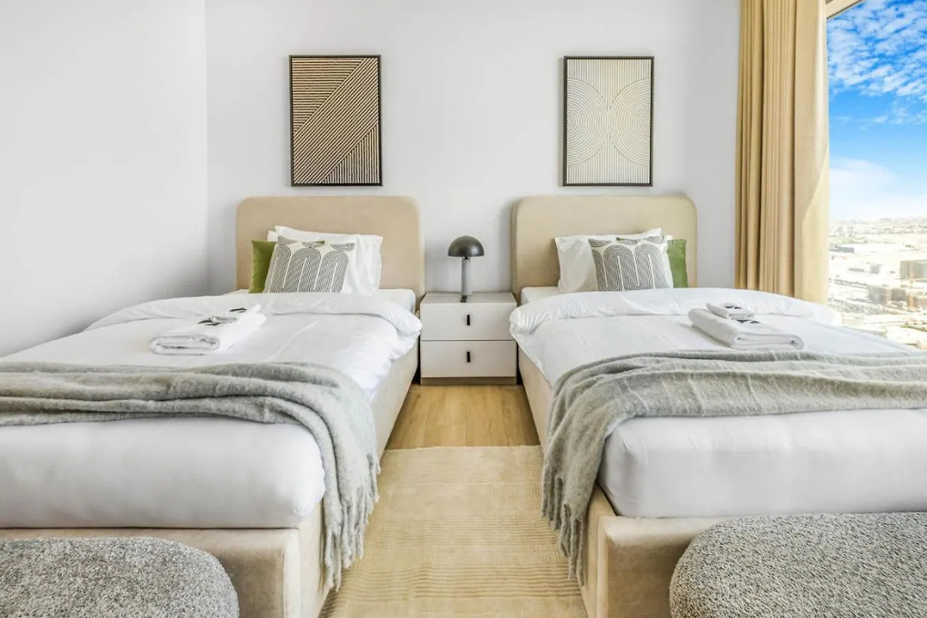 Apartment New Beach And Creek View 2Br In Palace Residences Dubai