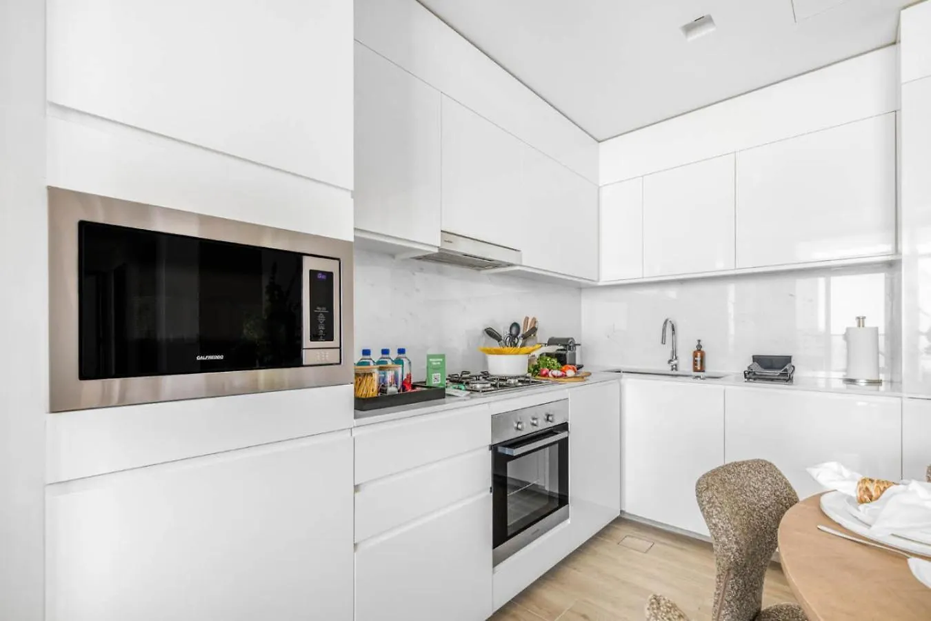 Apartment New Beach And Creek View 2Br In Palace Residences Dubai