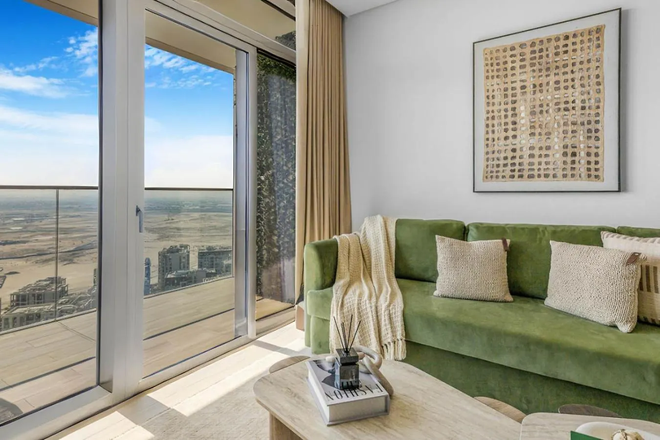 New Beach And Creek View 2Br In Palace Residences Dubai